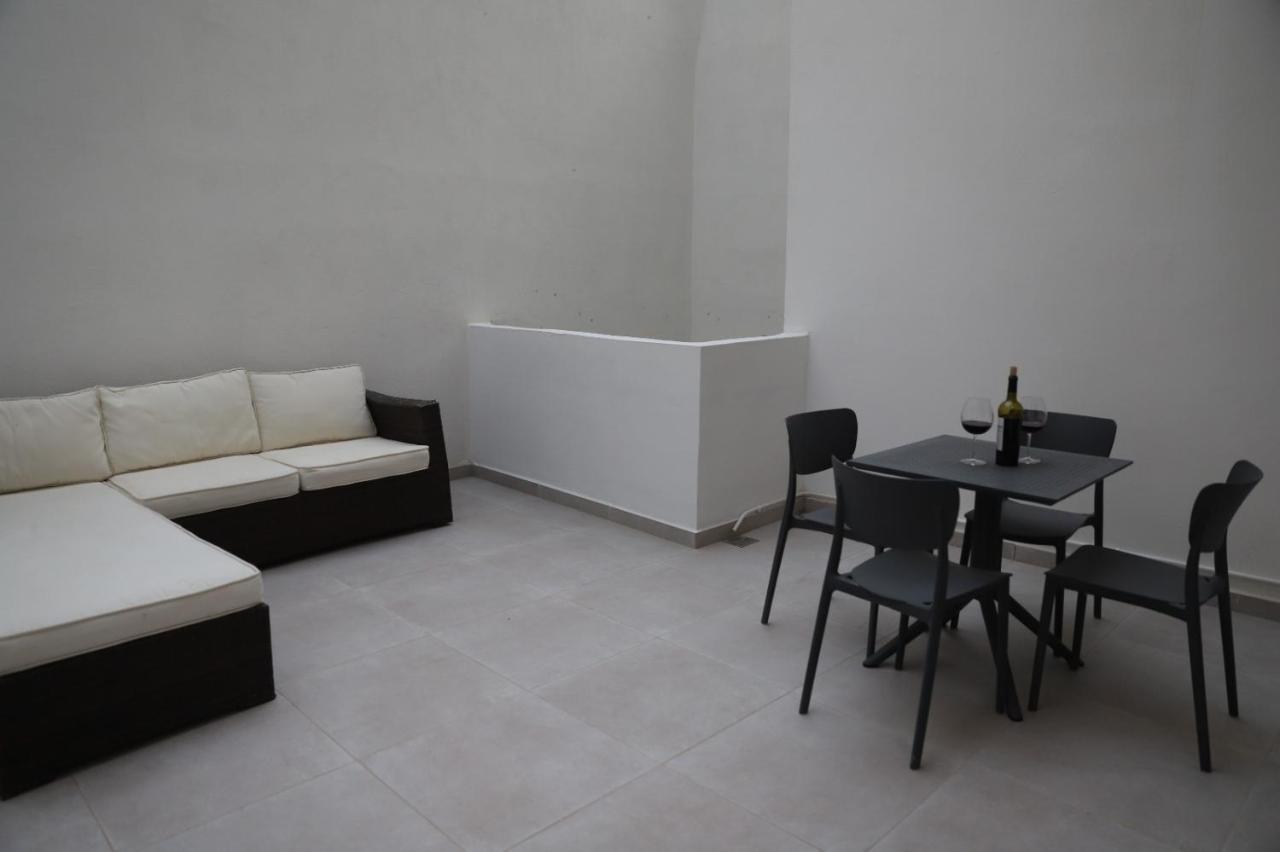 Lovely Holiday Home Next To Bus Terminus San Pawl il-Baħar Eksteriør bilde